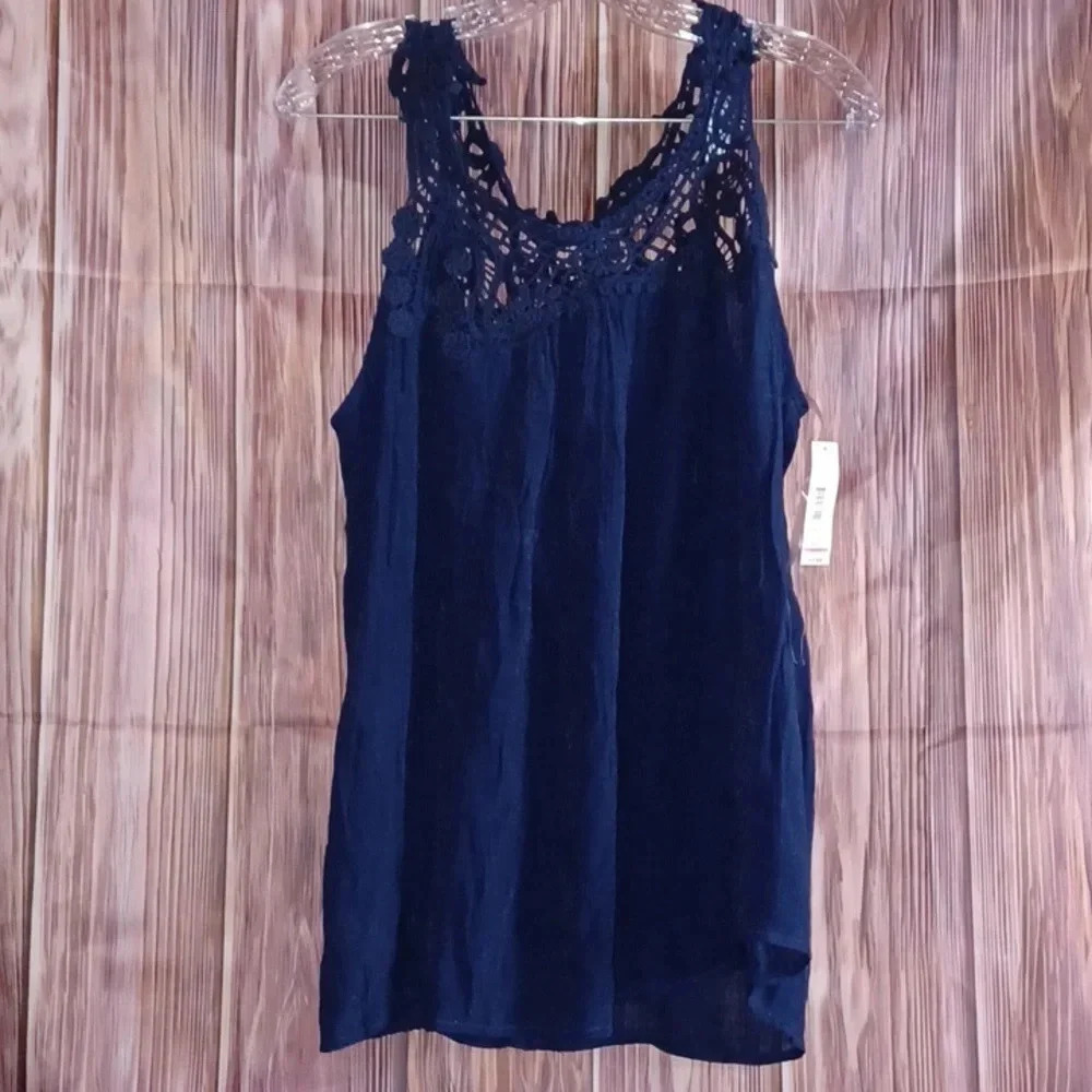 No Boundaries Sleeveless women's top NWT